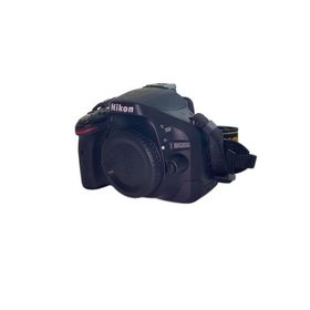 Nikon◆デジタル一眼カメラ D5200 ダブルズームキット [ブラック]