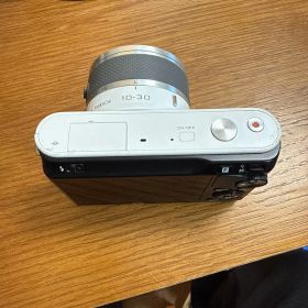 Nikon 1 J1 ミラーレスカメラ