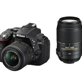 【中古】Nikon デジタル一眼レフカメラ D5300 ダブルズームキット ブラック 2400万画素 3.2型液晶 D5300WZBK