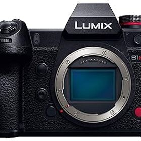 【中古】［非常に良い］パナソニック(Panasonic) フルサイズ ミラーレス一眼カメラ ルミックス S1H ボディ 2420万画素 ブラック DC-S1H-K