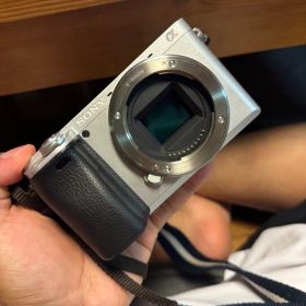 【動作良好】SONY α6400 ボディ (シルバー)