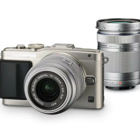 【中古】OLYMPUS ミラーレス一眼 PEN Lite E-PL6 ダブルズームキット シルバー E-PL6 DZKIT SLV