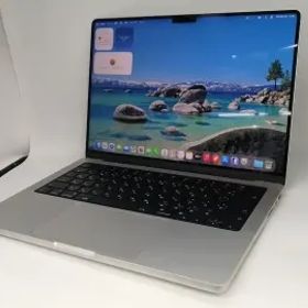 【中古】Apple MacBook Pro 14インチ M4(CPU:10C/GPU:10C) 16GB/512GB シルバー MW2W3J/A(14インチ,M4,2024)【東池袋1丁目】保証期間１ヶ