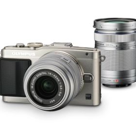 【中古】OLYMPUS ミラーレス一眼 PEN Lite E-PL6 ダブルズームキット シルバー E-PL6 DZKIT SLV
