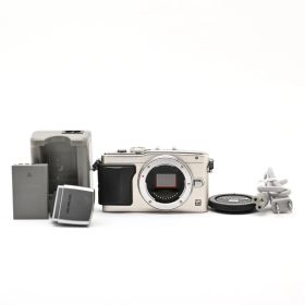 オリンパス OLYMPUS E-PL6 シルバー シルバー 《ショット数 3,360回、フラッシュ付属》