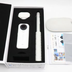 【美品】Insta360 X4 Air スターターキット CINSAAFA-SE17 ホワイト 360度カメラ 全天球 インスタ360 パノラマ 本体