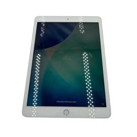 ■ Apple iPad 第8世代 Wi-Fi 32GB シルバー MYLA2J/A A2270 タブレット