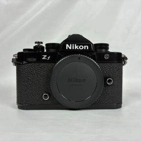 Nikon Zf 本体、メモリカード、その他付属品多数！