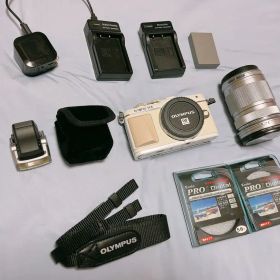 OLYMPUS PEN Lite E-PL7 ミラーレス一眼 (☆)