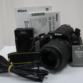 【返品保証】 【シャッター111回】ニコン Nikon D5000 DX AF-S NIKKOR 18-55mm F3.5-5.6 G II ED デジタル一眼 e19812