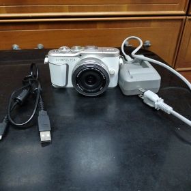 OLYMPUS PEN E-PL9 ホワイト