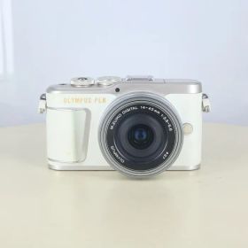 【中古】(オリンパス) OLYMPUS E-PL9 14-42EZレンズキット ホワイト