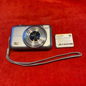 美品 コンパクトデジタルカメラ FinePix JX200 シルバー