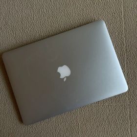 MacBook Air 13インチ Early 2015