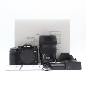 【美品】 パナソニック(Panasonic) フルサイズ ミラーレス一眼カメラ ルミックス S1M2M 標準レンズキット2,410万画素 ブラックDC-S1M2M JS129-02199