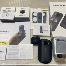 Insta360 ONE X2 本体と付属品