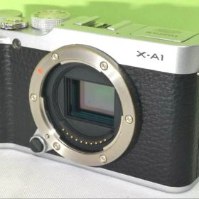 Fujifilm X-A1 シルバー ☆送料無料☆